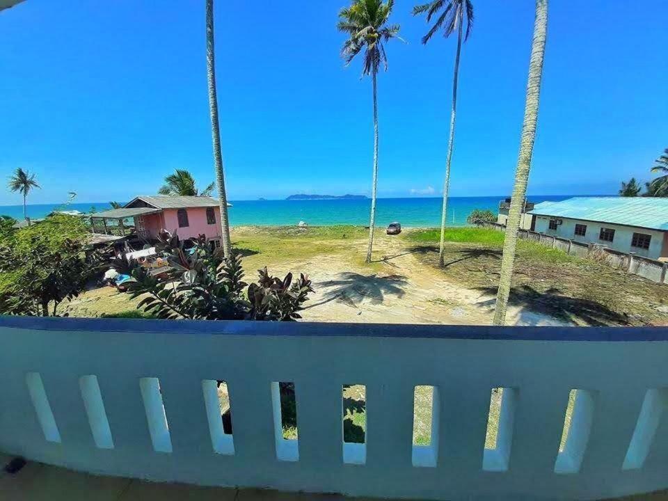 Aqil Beach Inn Marang Exterior photo